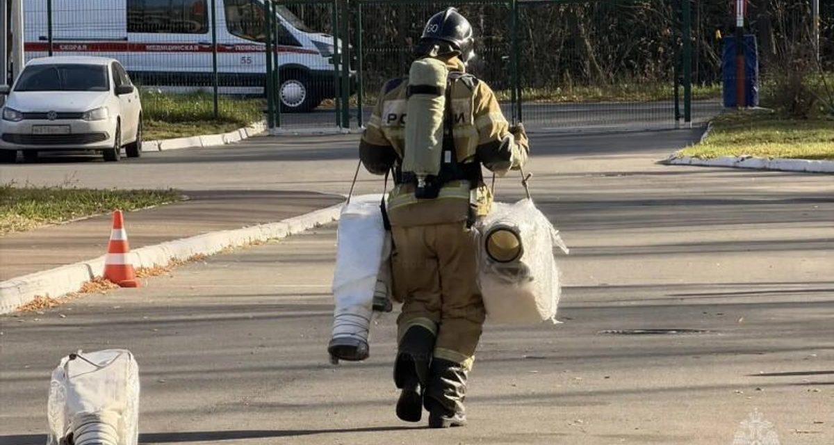 Пожарные в Казани тащили 16-килограммовую гирю и носилки ради выхода в финал