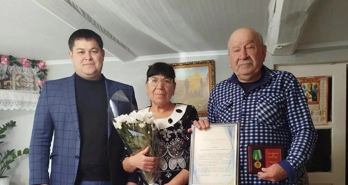 Супруги из Высокогорского района отметили 55 лет брака, а их семья продолжила служебную династию