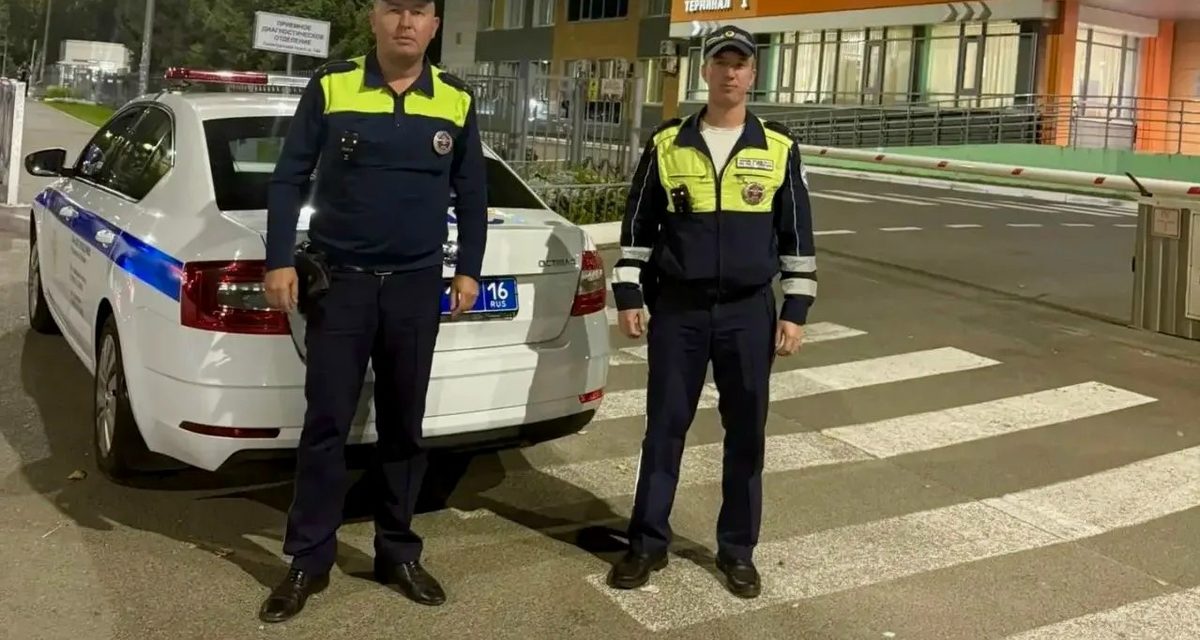 В Казани инспекторы ДПС сопроводили автомобиль с 7-летней девочкой до больницы